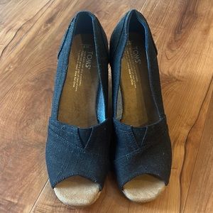Toms black platform sandals worn once in size eight
